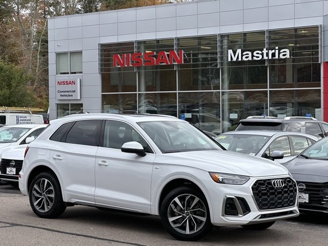 2024 Audi Q5 Premium Plus's photo