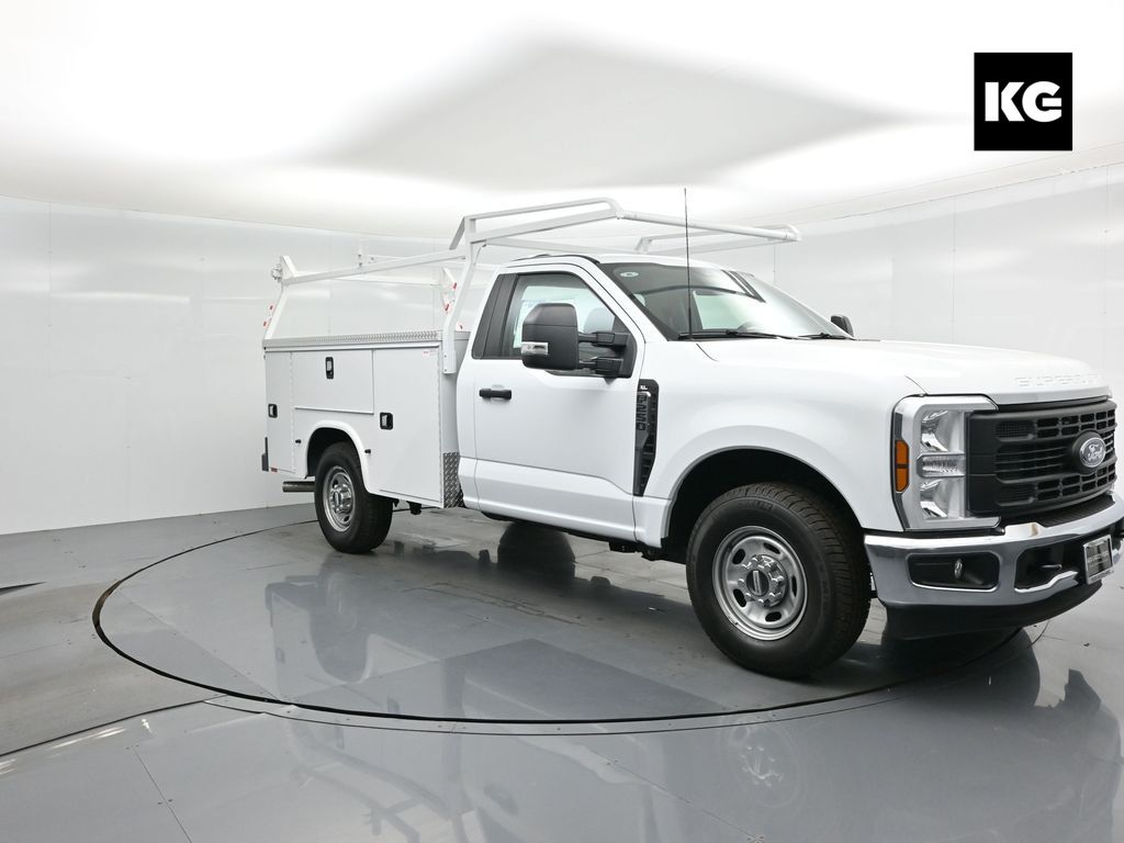 2025 Ford F-250 Super Duty XL's photo