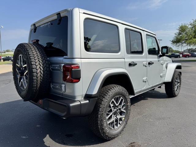 2024 Jeep Wrangler Sahara photo 7