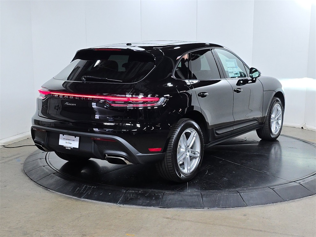 2026 Porsche Macan T photo 6
