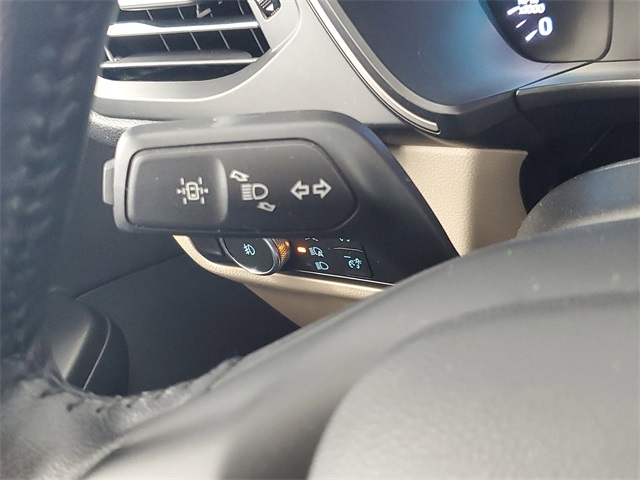 2020 Ford Escape SEL photo 16