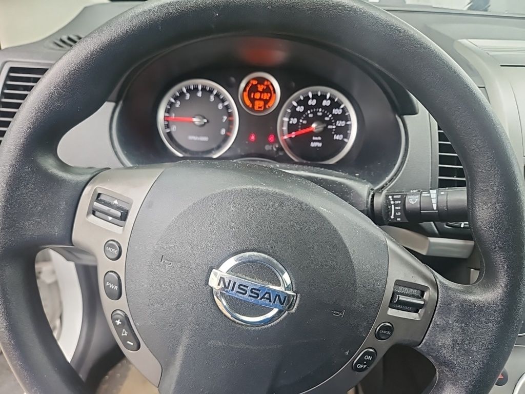 2010 Nissan Sentra 2.0 SR photo 9