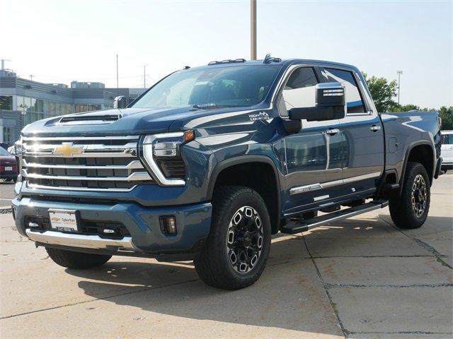 2025 Chevrolet Silverado 3500HD High Country photo 3