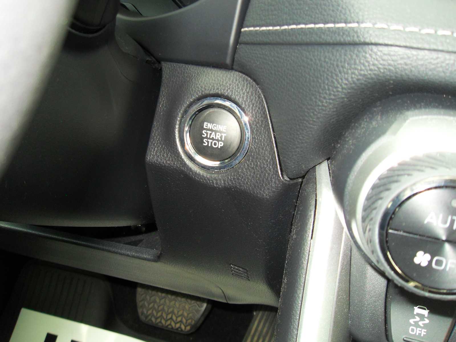 2024 Toyota RAV4 XLE Premium photo 36