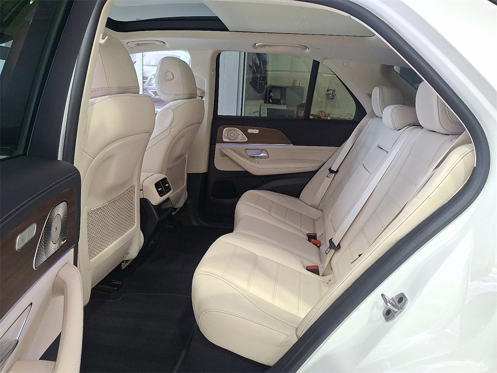 2025 Mercedes Benz GLE 450e 4MATIC photo 10