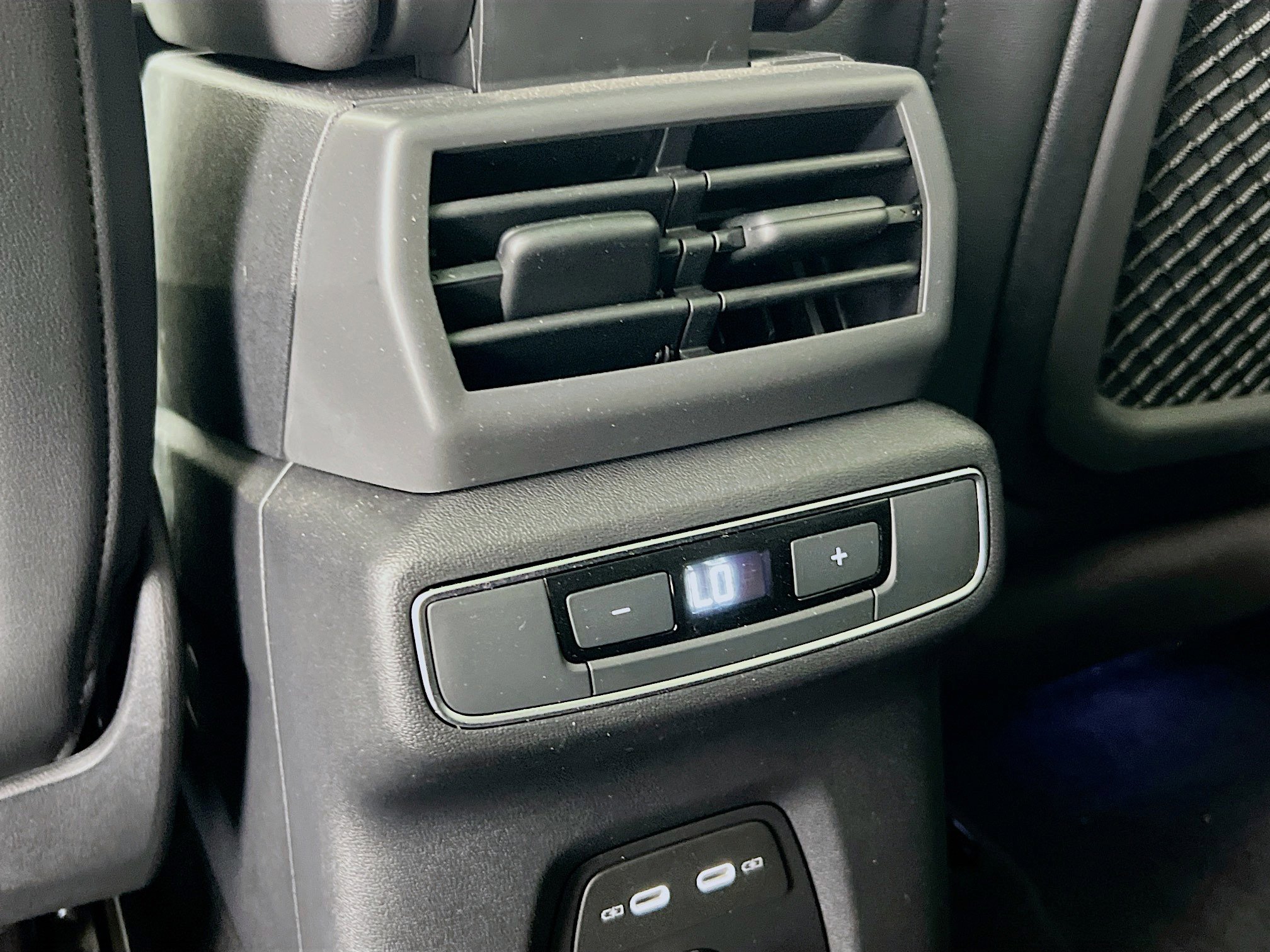 2024 Audi Q4 E-tron Premium Plus photo 25