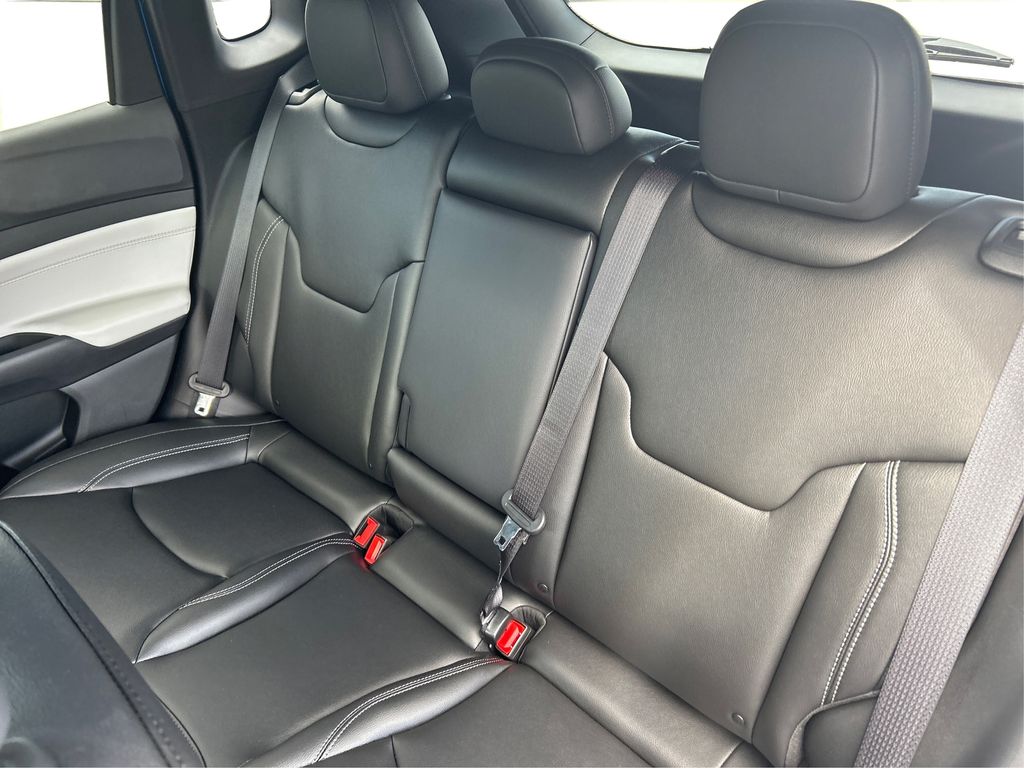 2025 Jeep Compass Limited photo 15