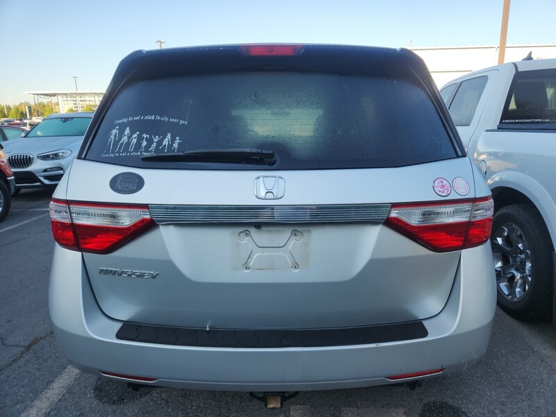 2013 Honda Odyssey LX photo 3