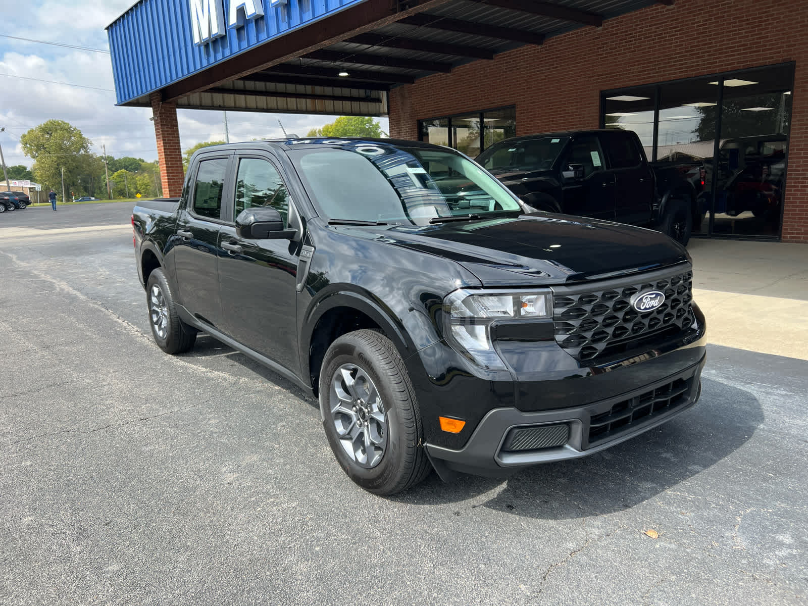 2025 Ford Maverick XLT photo 2