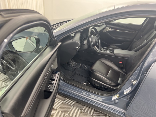 2021 Mazda Mazda3 Premium Plus photo 11