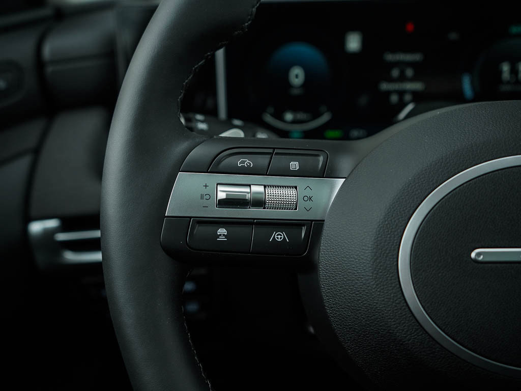 2025 Hyundai Tucson Hybrid Limited photo 17