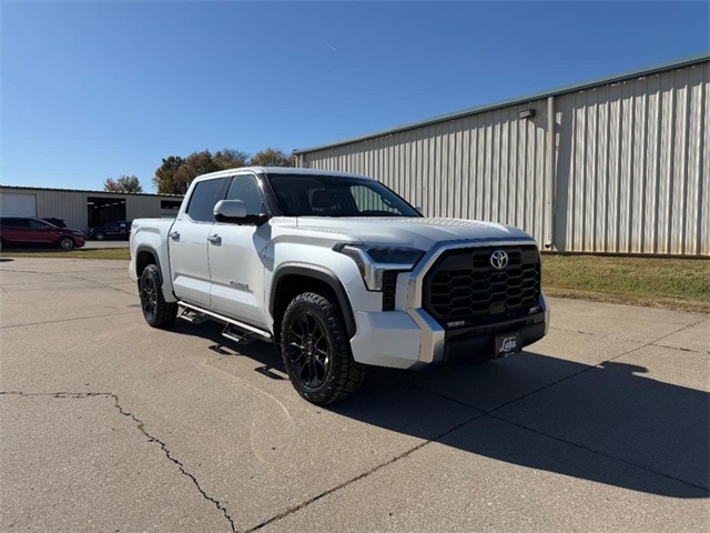 2023 Toyota Tundra Limited's photo