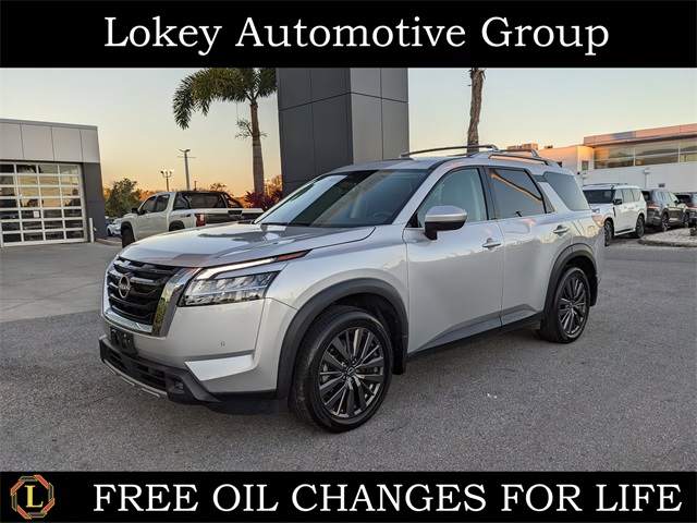 2022 Nissan Pathfinder SL