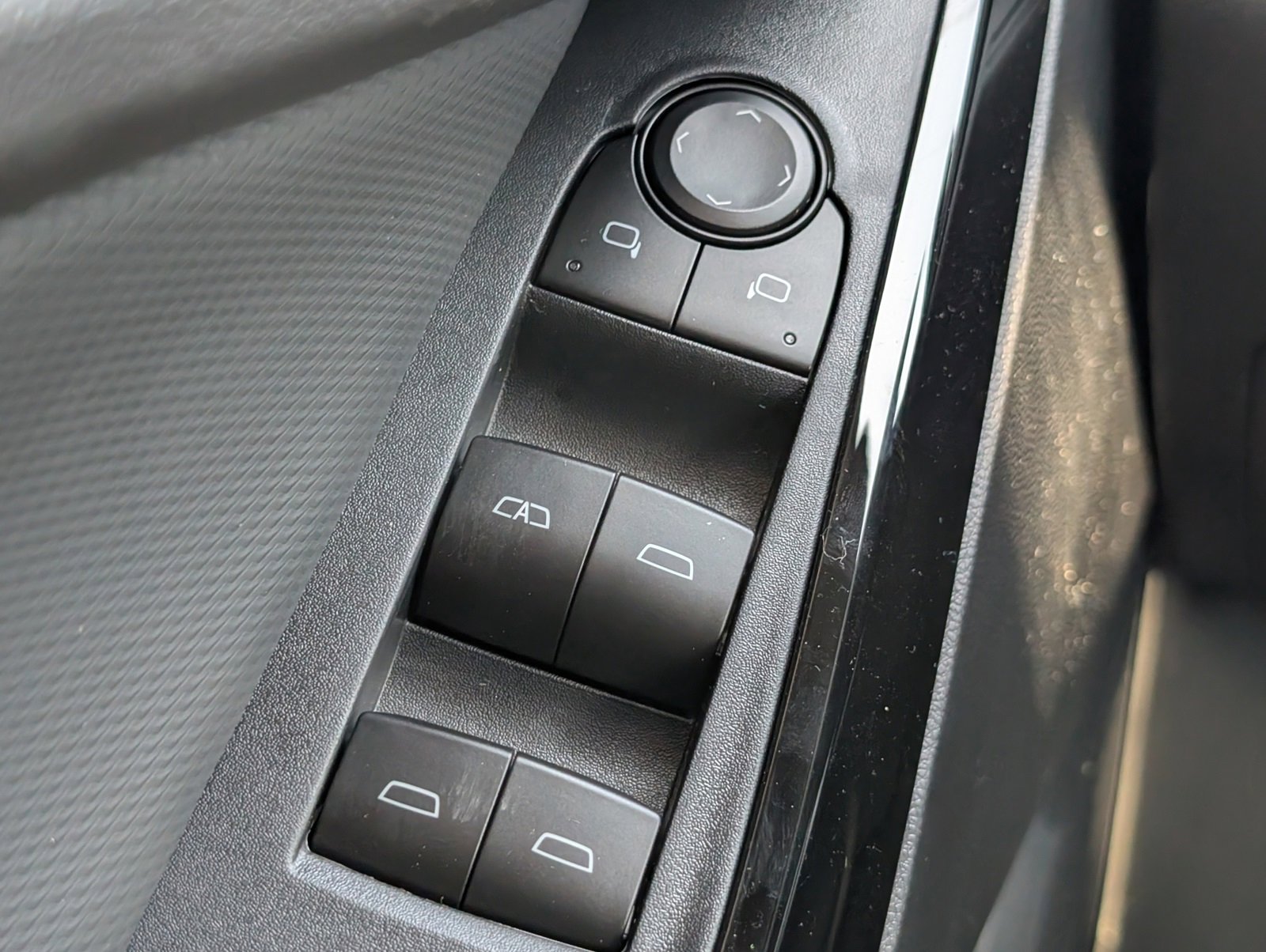 2026 Chevrolet Equinox LT photo 8