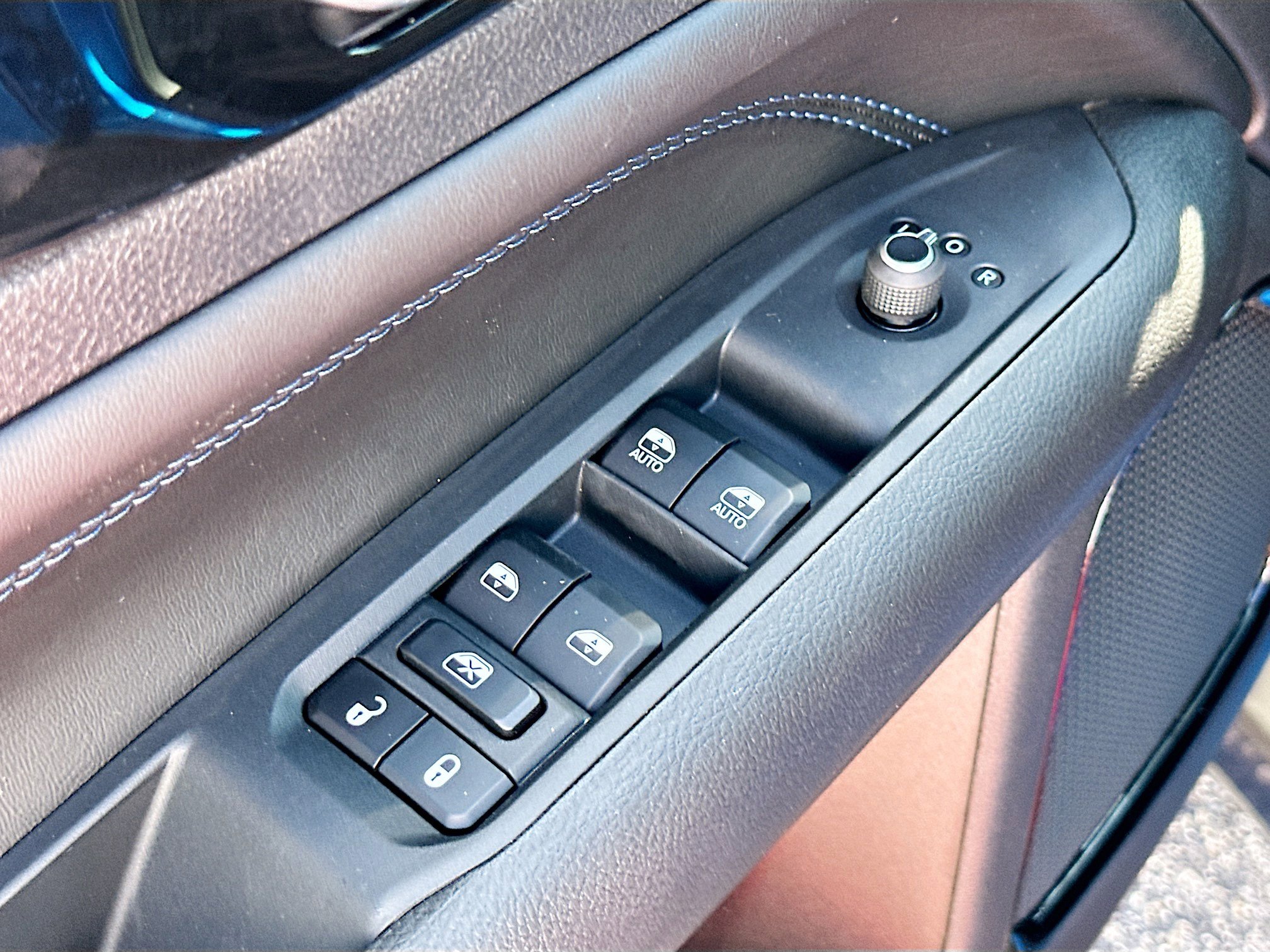 2026 Jeep Compass Latitude Altitude Special Edition photo 12