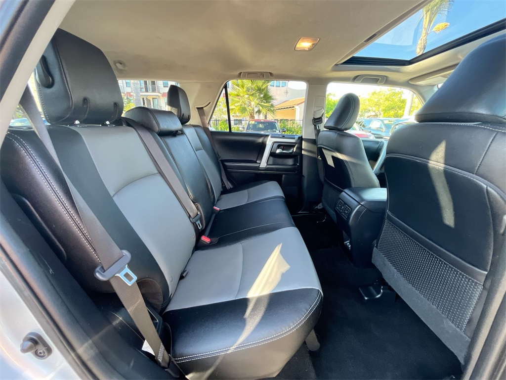 2022 Toyota 4Runner SR5 Premium photo 27