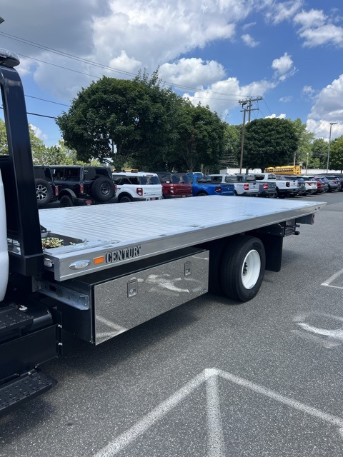 2024 Ford F-650 Base photo 4
