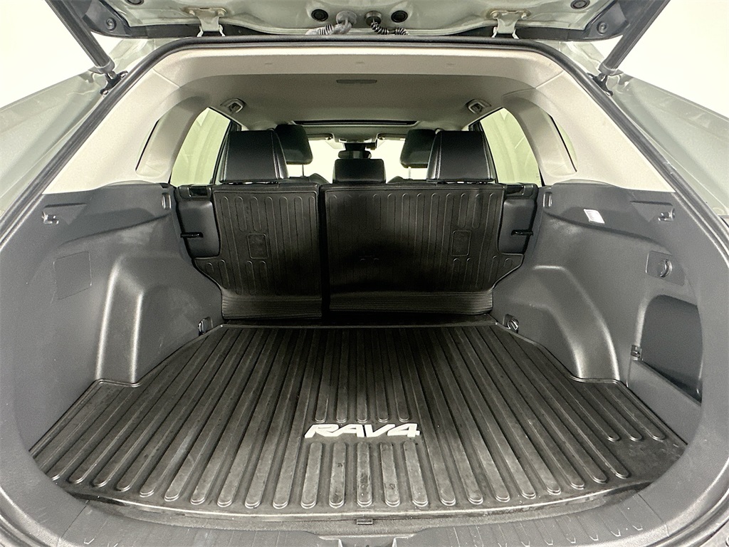 2023 Toyota RAV4 XLE Premium photo 8