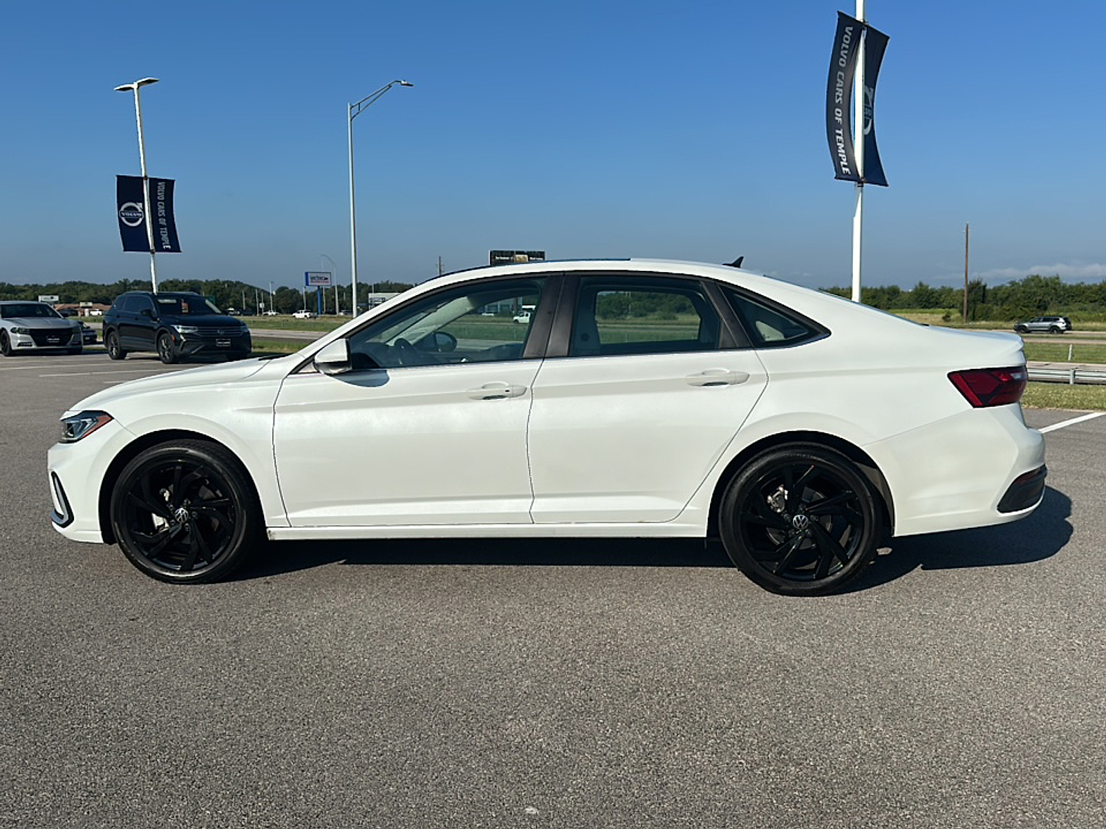 2025 Volkswagen Jetta 1.5T SE photo 3