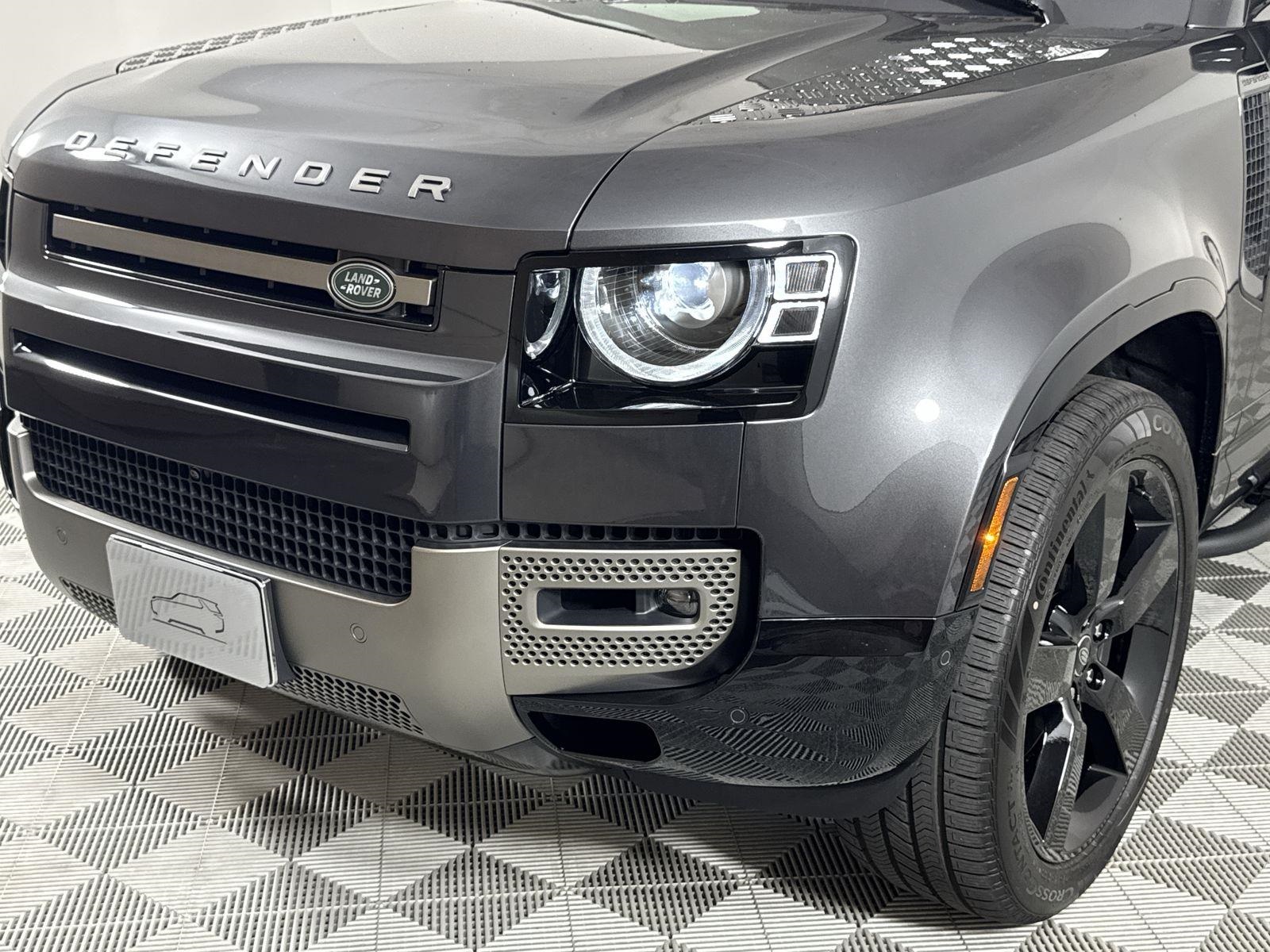 2025 Land Rover Defender 110 X-Dynamic SE photo 9