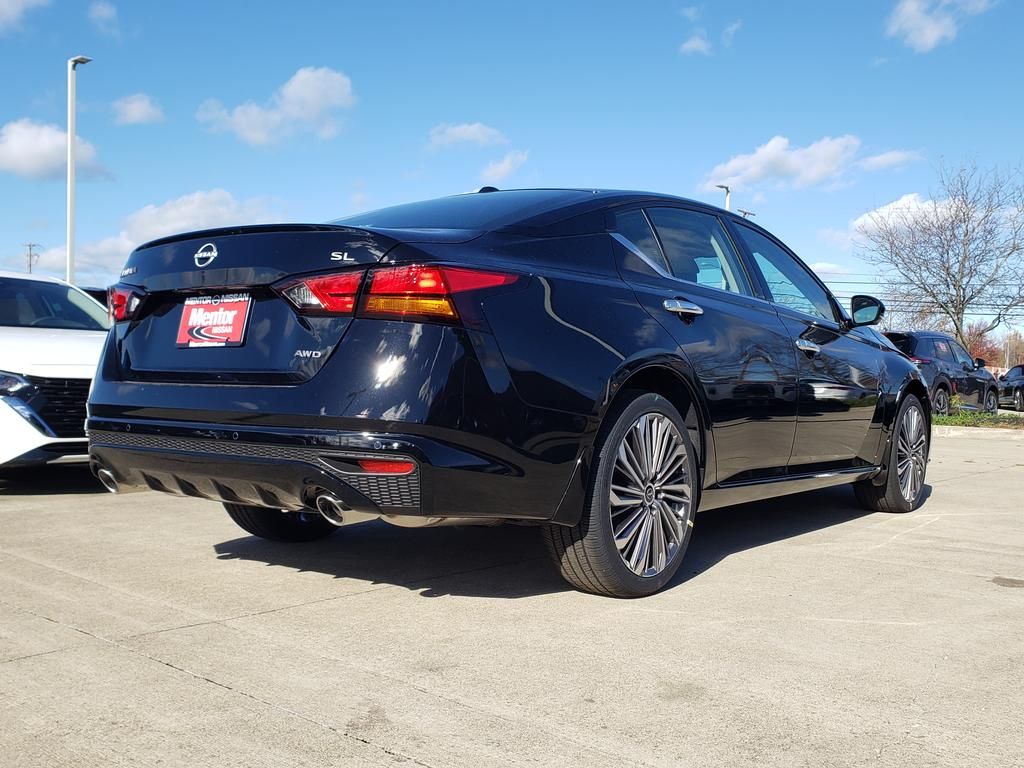 2025 Nissan Altima SL photo 4