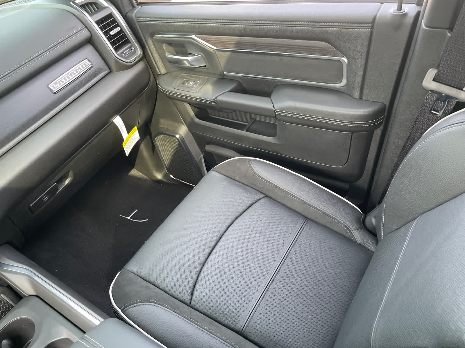 2026 Ram 2500 Laramie photo 16