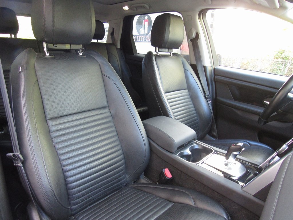2022 Land Rover Discovery Sport S photo 19