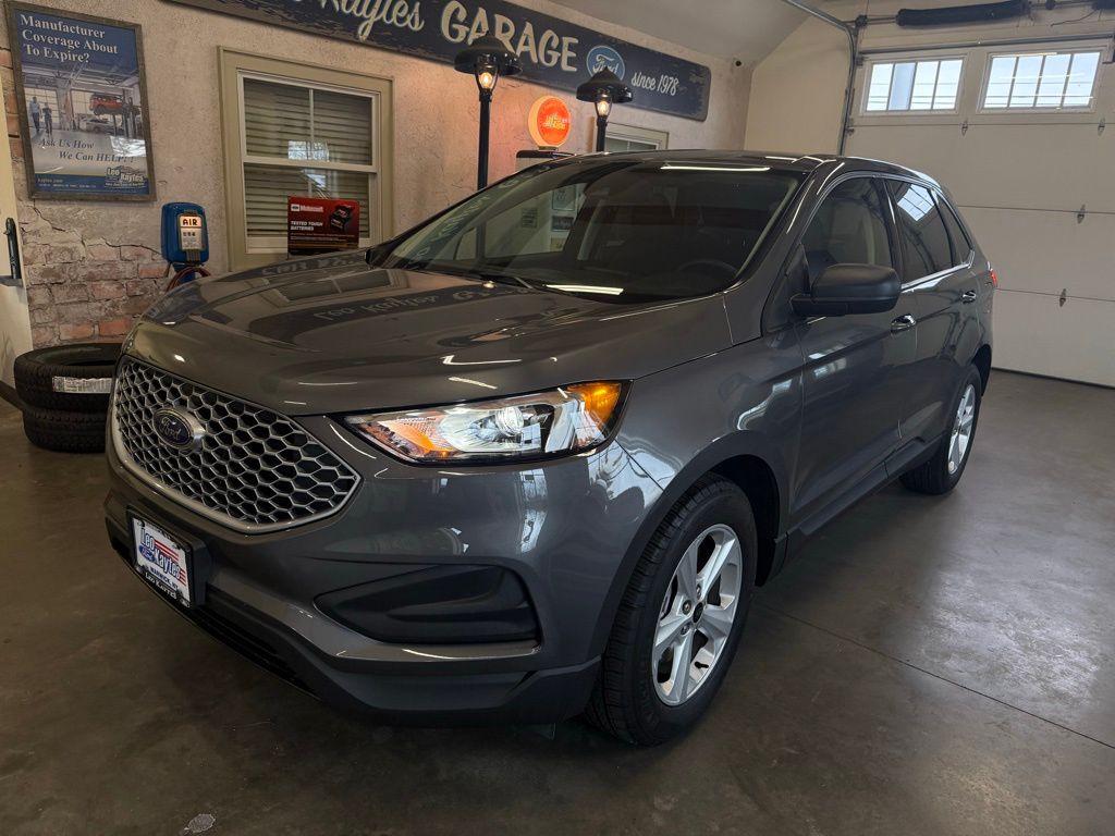 2024 Ford Edge SE photo 4