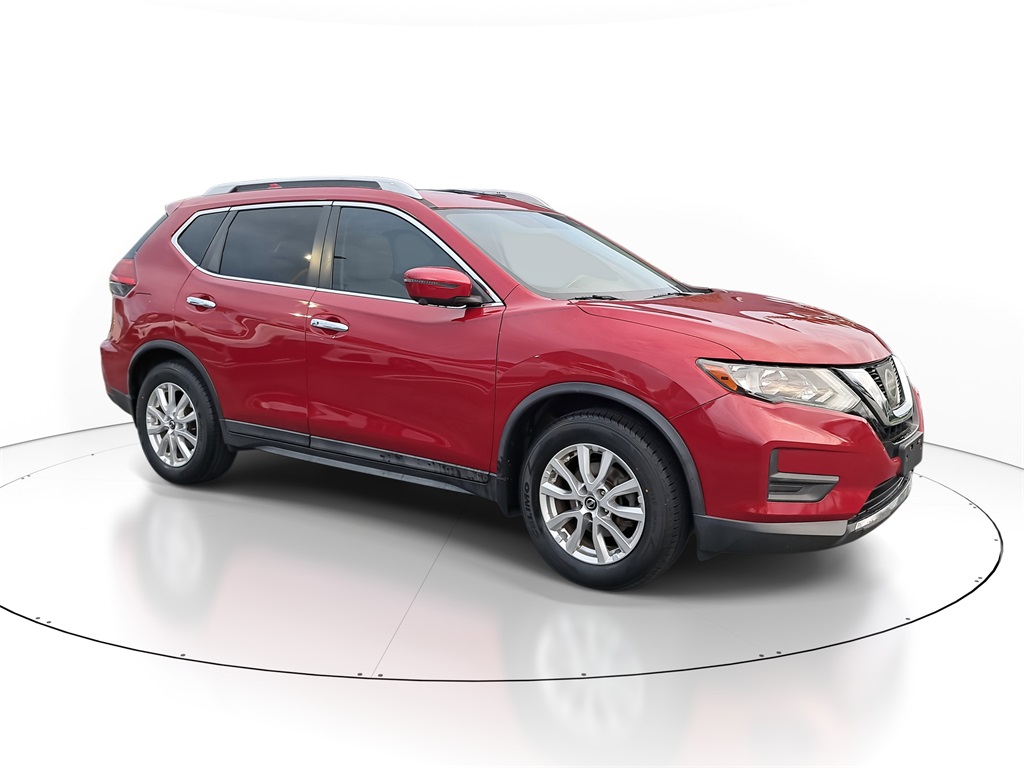 2017 Nissan Rogue SV photo 2