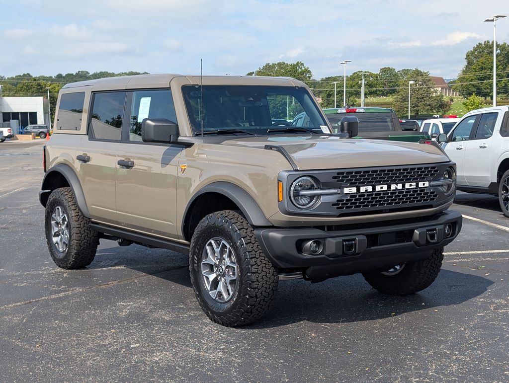 2025 Ford Bronco Badlands photo 2