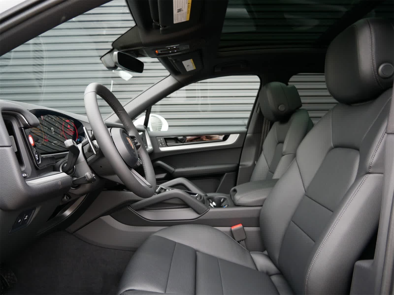 2026 Porsche Cayenne photo 5