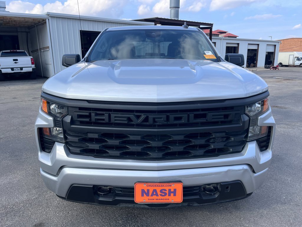 2022 Chevrolet Silverado Custom photo 2