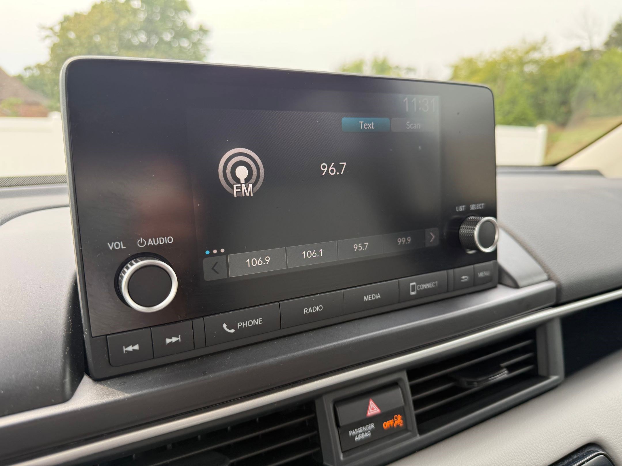 2024 Honda Pilot LX photo 21