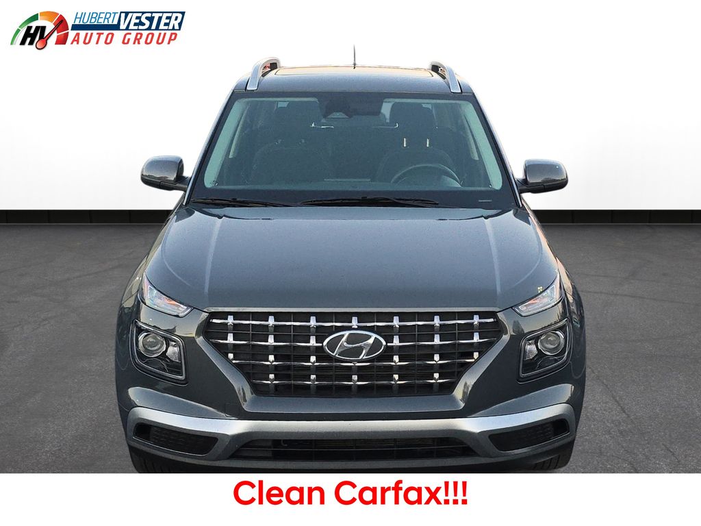 2024 Hyundai Venue SEL photo 3