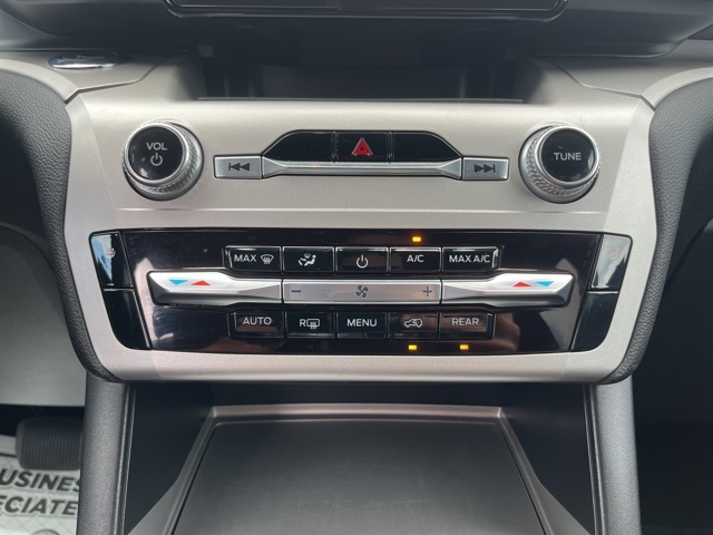 2022 Ford Explorer XLT photo 22