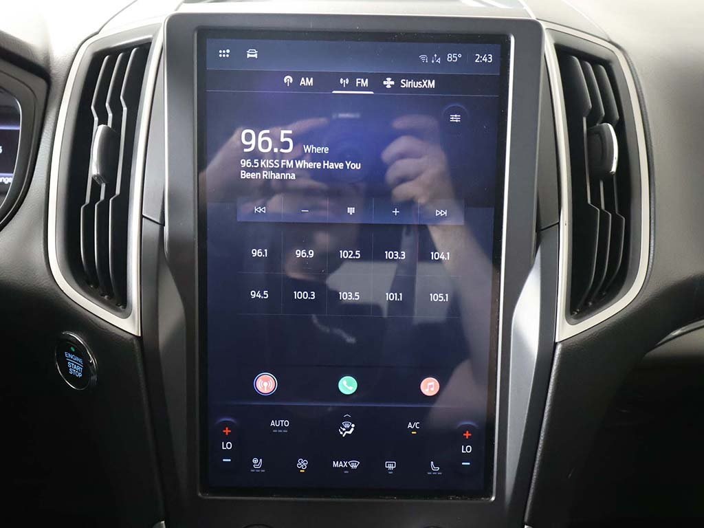 2022 Ford Edge SEL photo 40