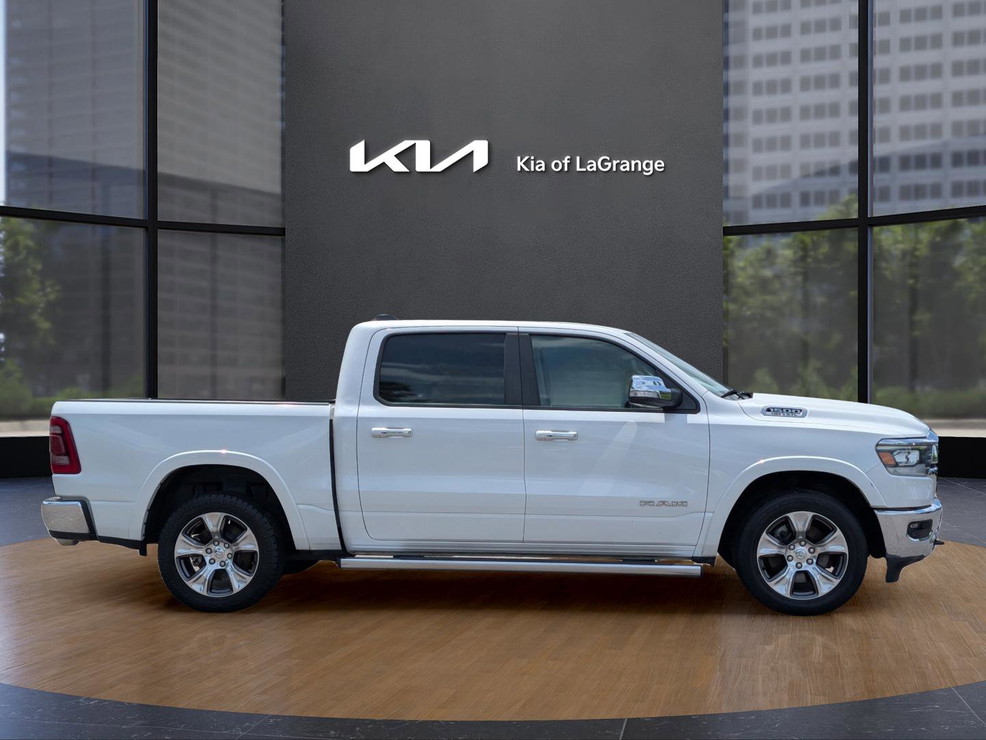 2020 Ram 1500 Laramie photo 4