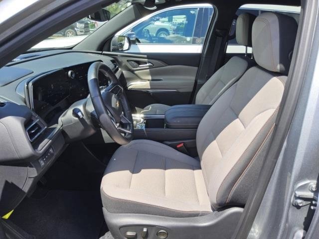 2025 Chevrolet Traverse photo 7
