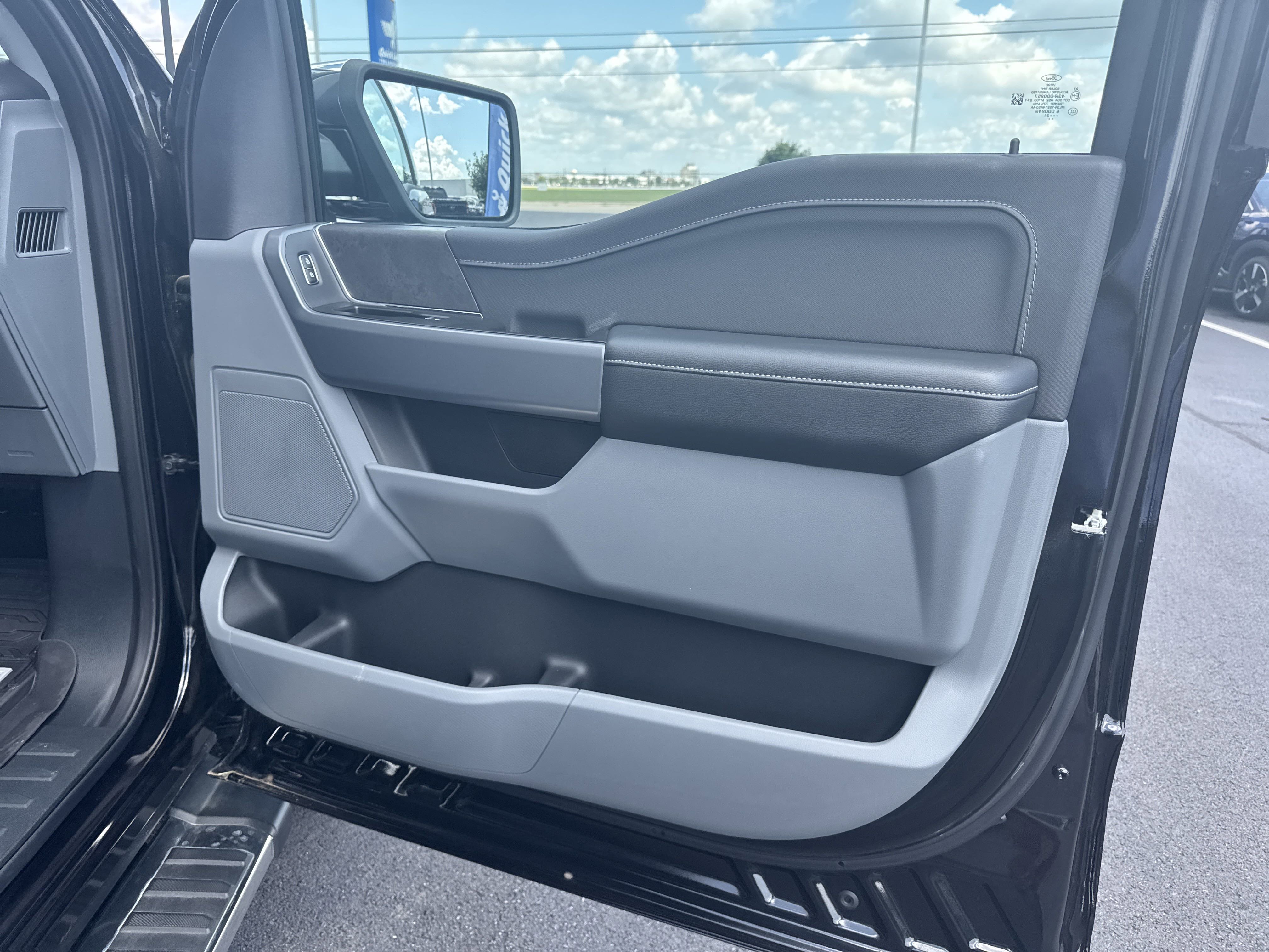 2024 Ford F-150 XLT photo 5
