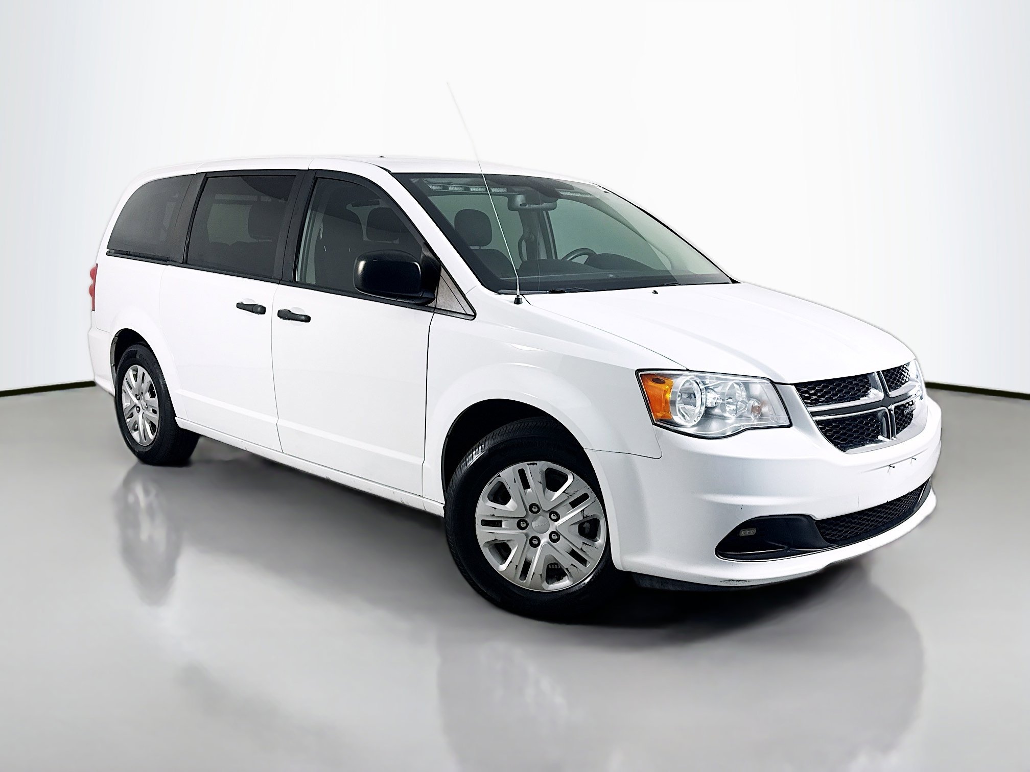 2019 Dodge Grand Caravan SE's photo