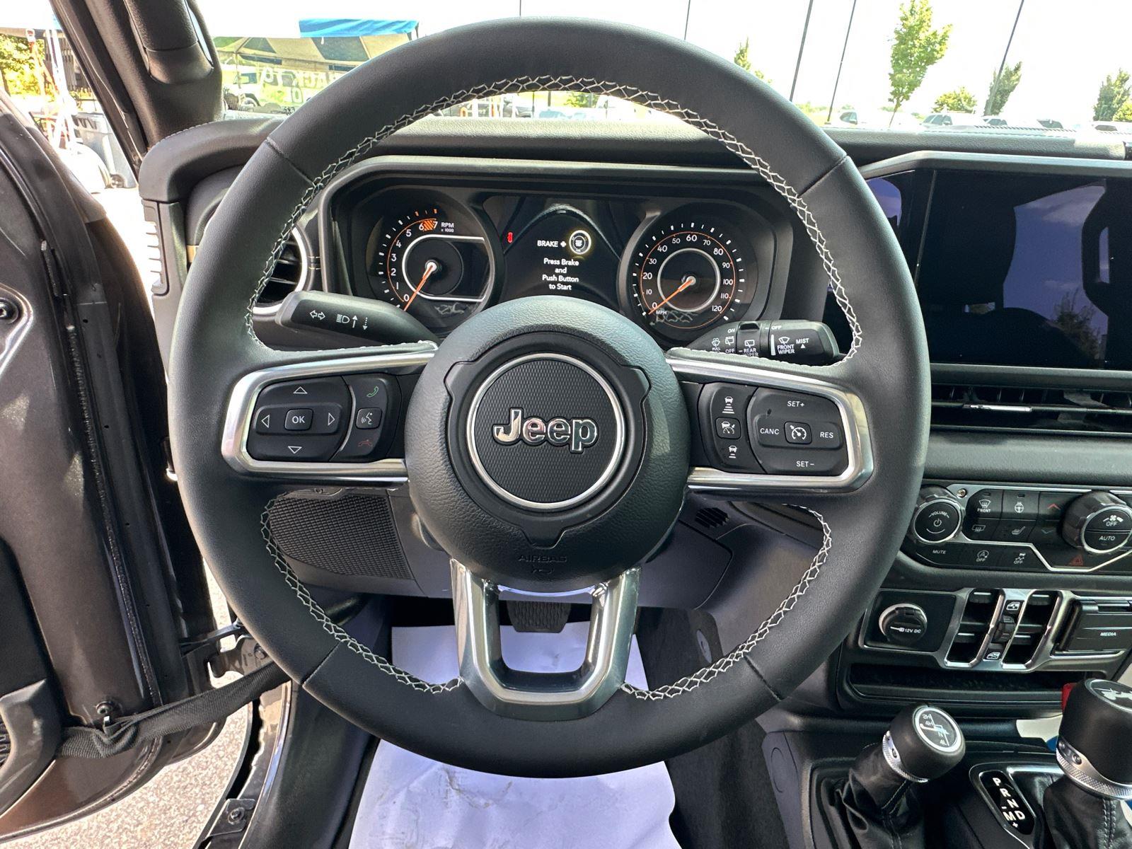 2025 Jeep Wrangler Sahara photo 14