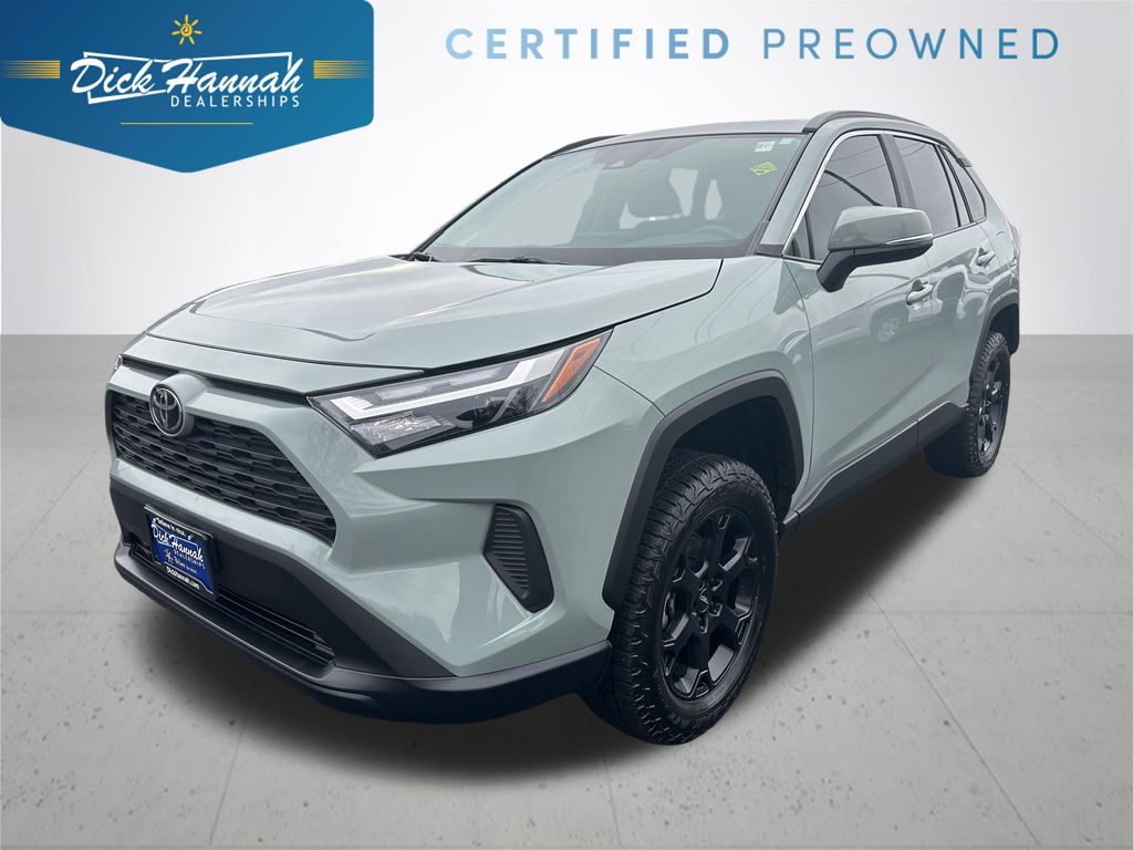 2022 Toyota RAV4 XLE's photo