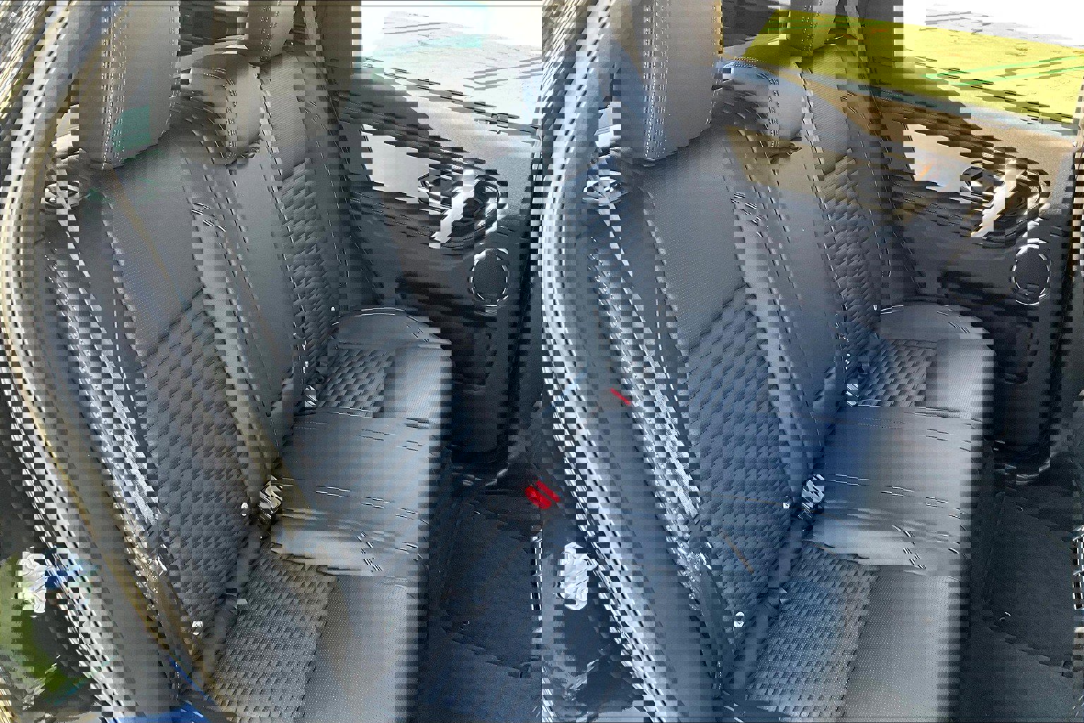 2025 Land Rover Discovery Sport Dynamic SE photo 21