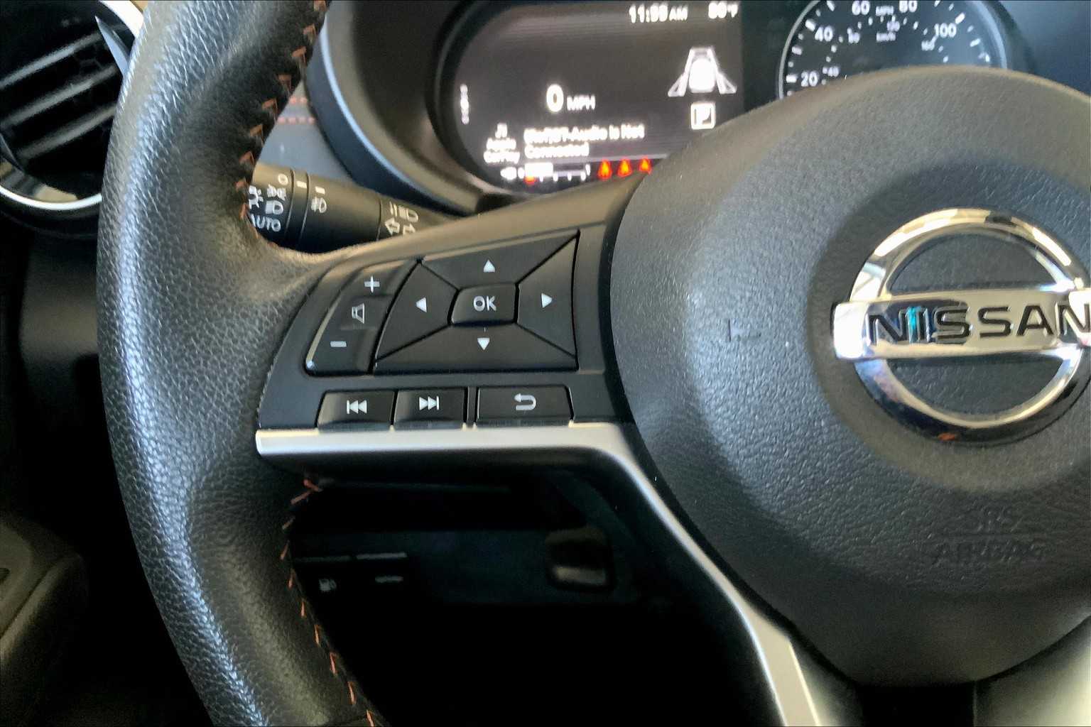 2021 Nissan Kicks SR photo 21