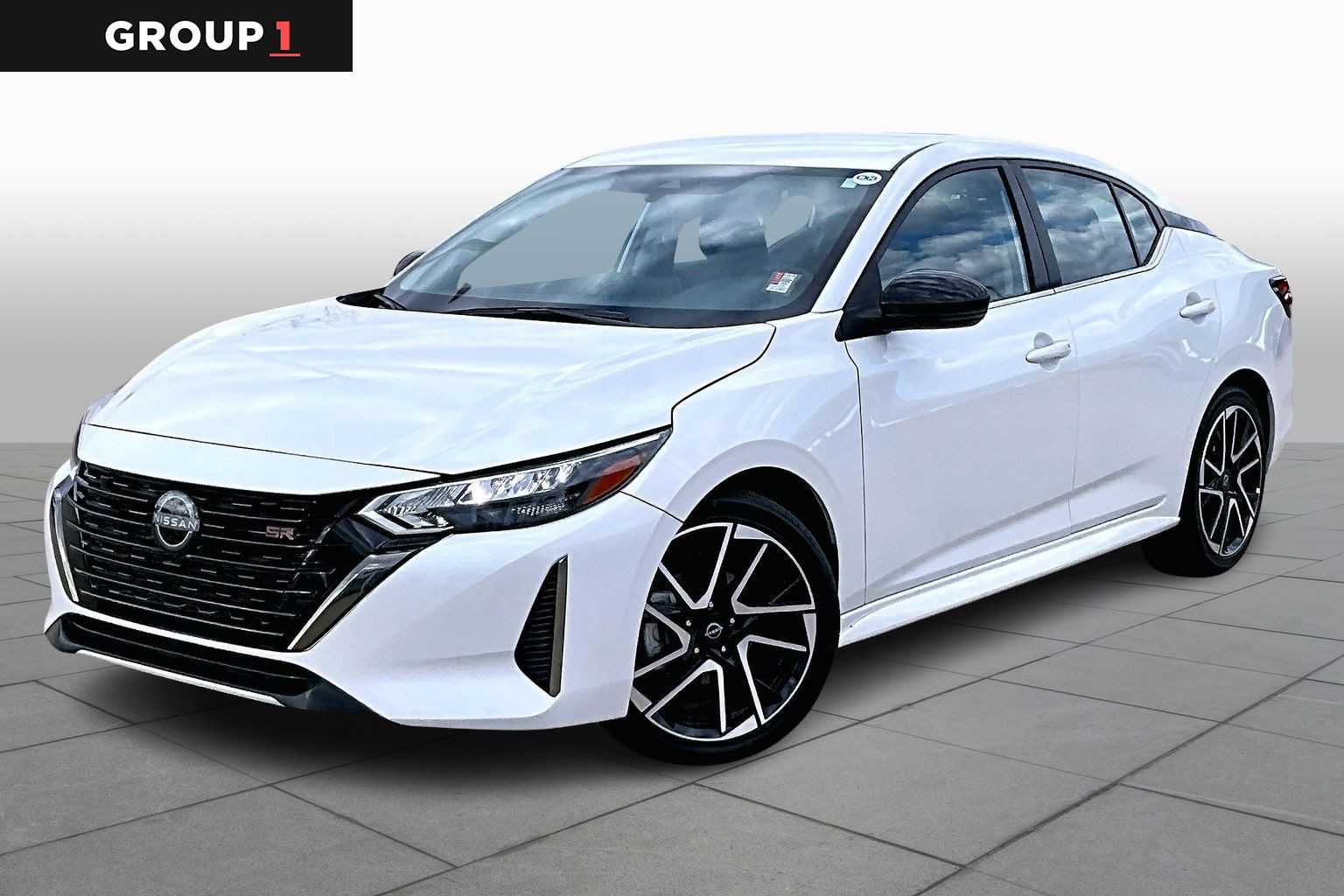 2025 Nissan Sentra SR's photo