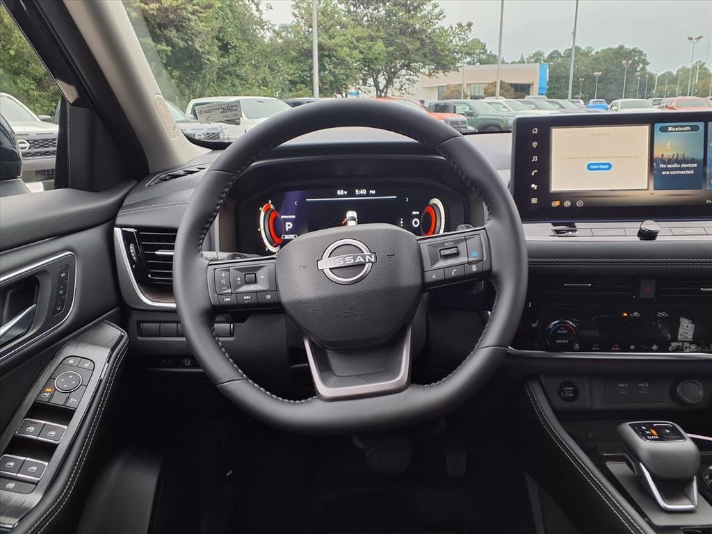 2026 Nissan Rogue Platinum photo 11