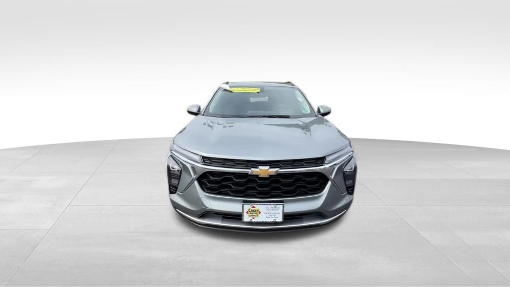 2024 Chevrolet Trax LT photo 4