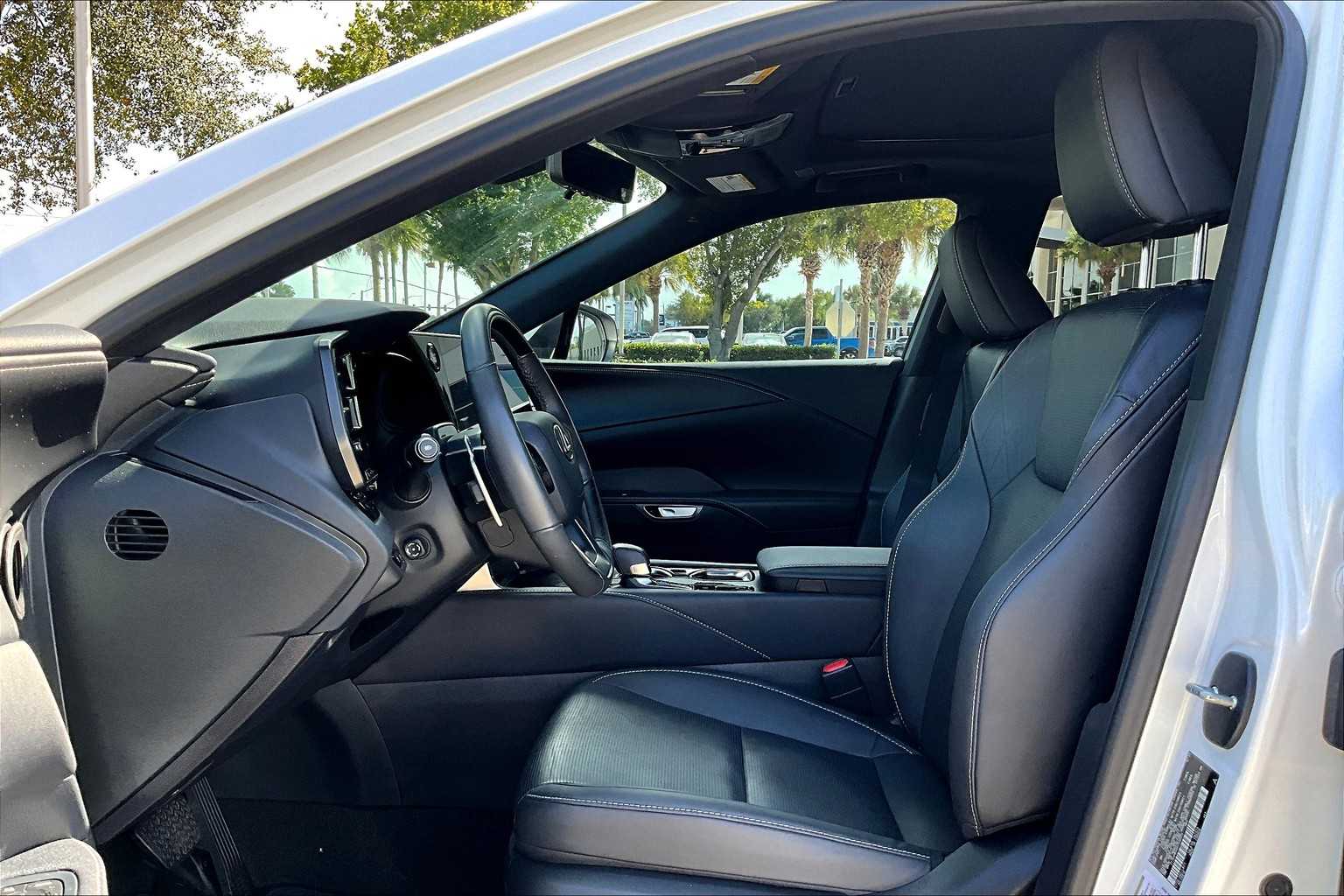 2024 Lexus RX Premium photo 7