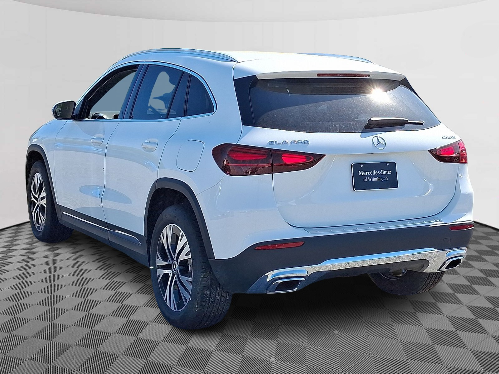 2025 Mercedes Benz GLA 250 4MATIC photo 3