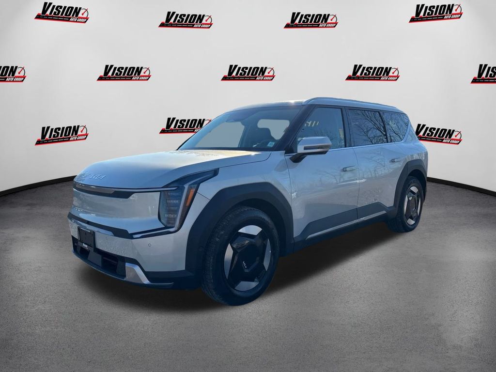 2026 Kia EV9 Wind's photo
